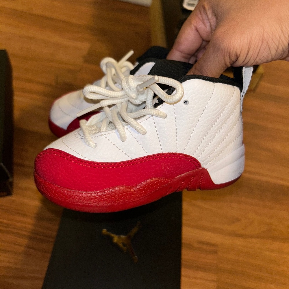 7c Jordan Retro 12